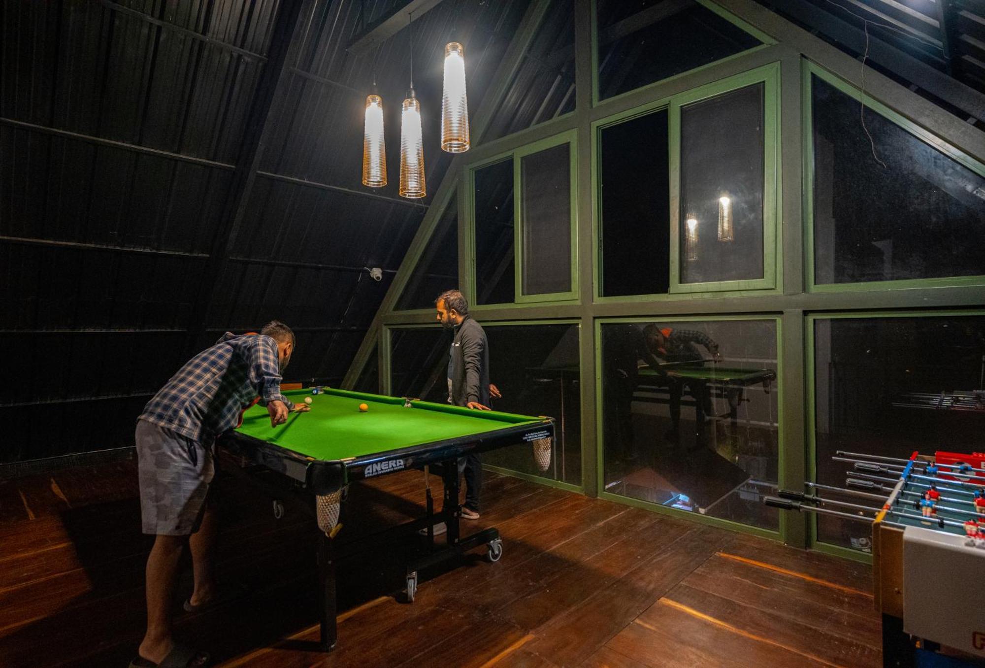K Mansion Lägenhet Munnar Exteriör bild