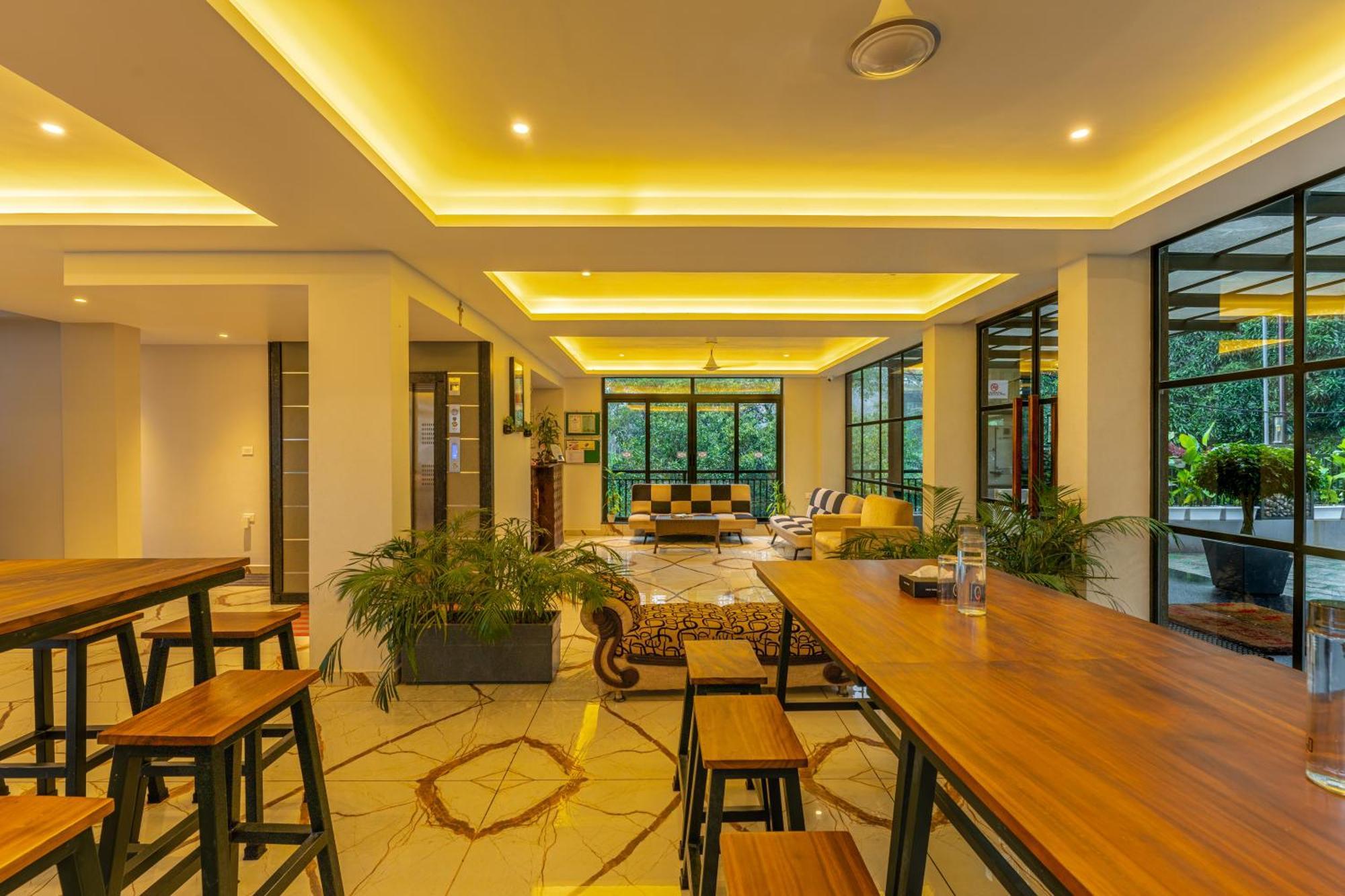 K Mansion Lägenhet Munnar Exteriör bild